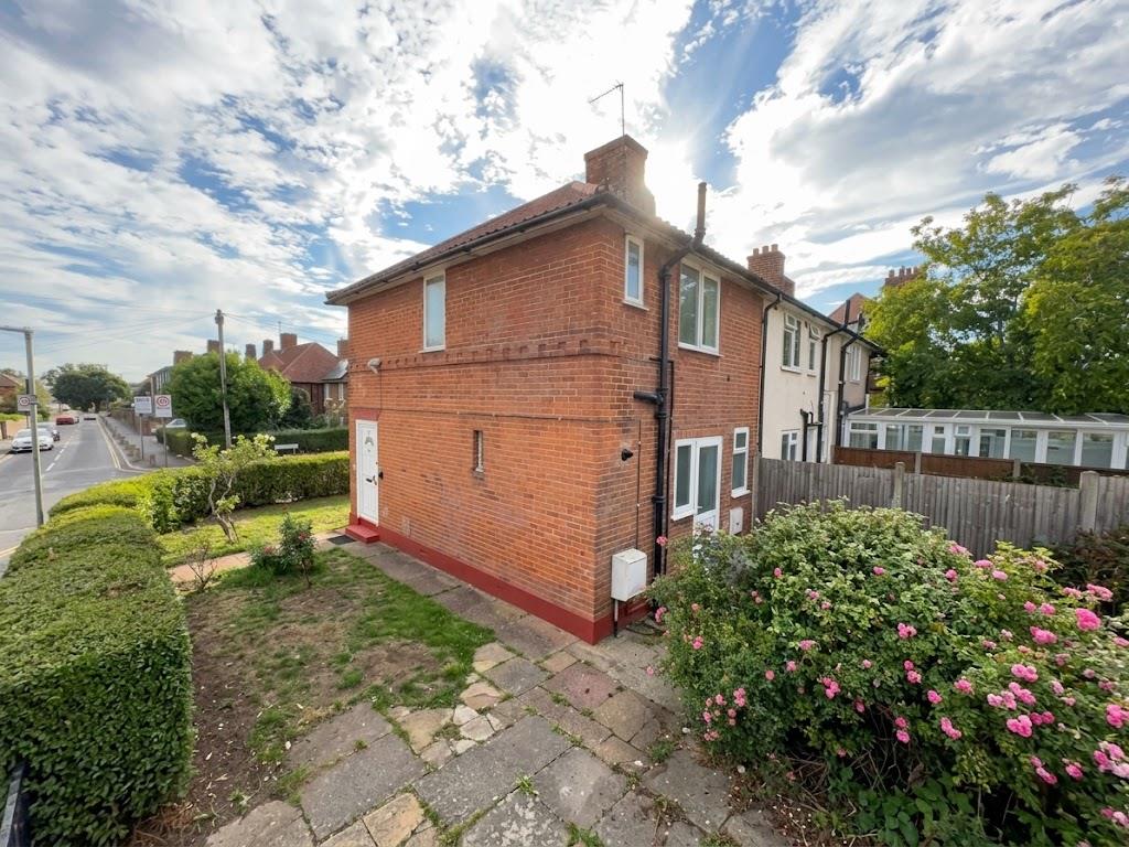 Abbots Road, Edgware, HA8, Edgware
